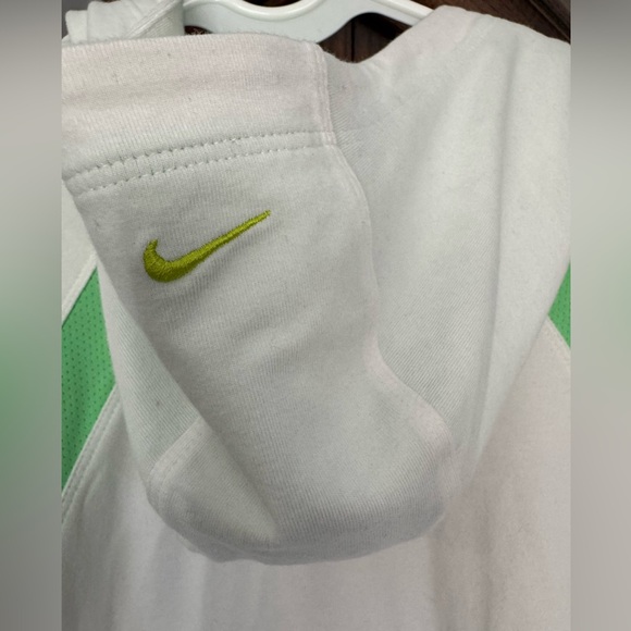 Women’s Nike Running Hooded Jacket White and Green Size Small 🤍💚 - Picture 7 of 8